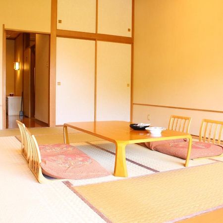 土湯温泉 やすらぎの宿 向瀧旅館 Fukushima  Buitenkant foto