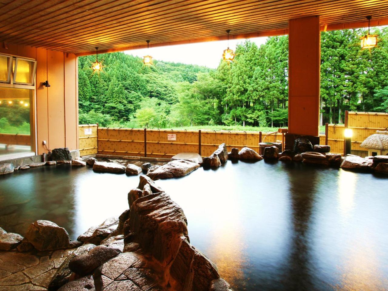 土湯温泉 やすらぎの宿 向瀧旅館 Fukushima  Buitenkant foto