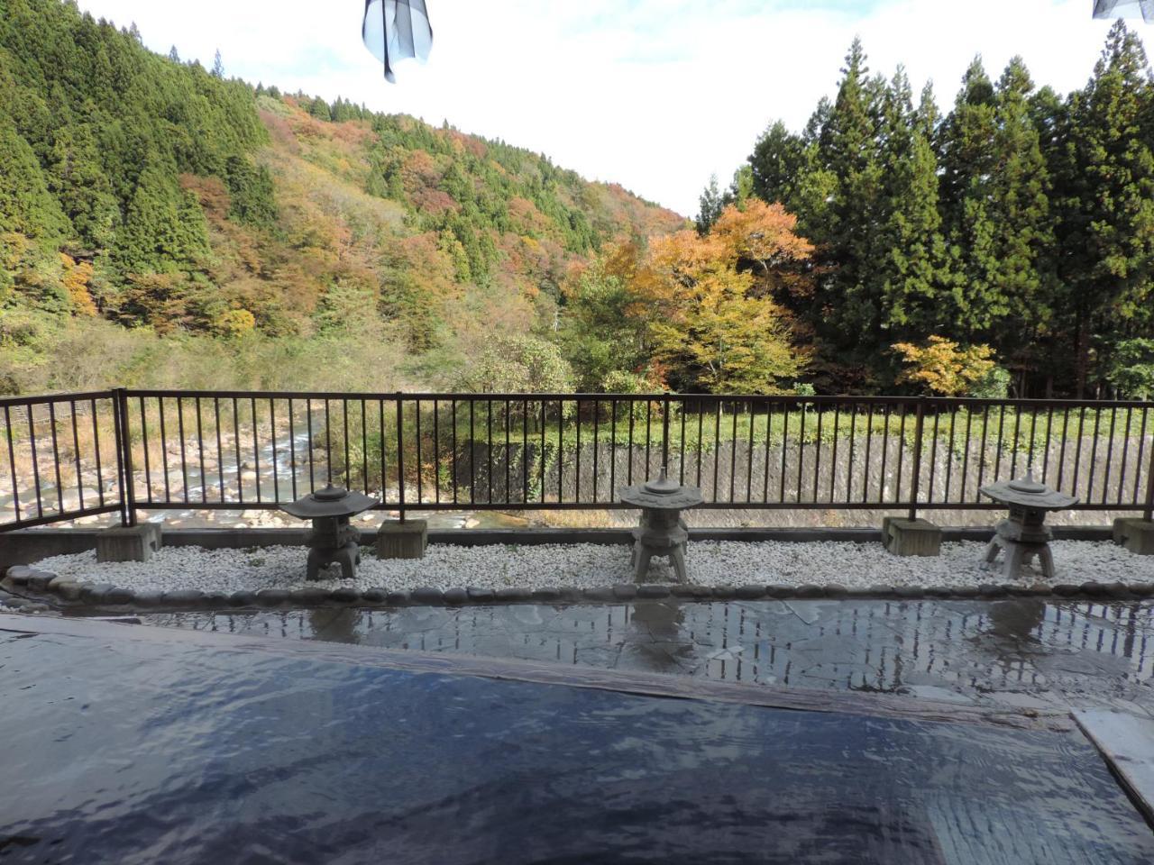 土湯温泉 やすらぎの宿 向瀧旅館 Fukushima  Buitenkant foto