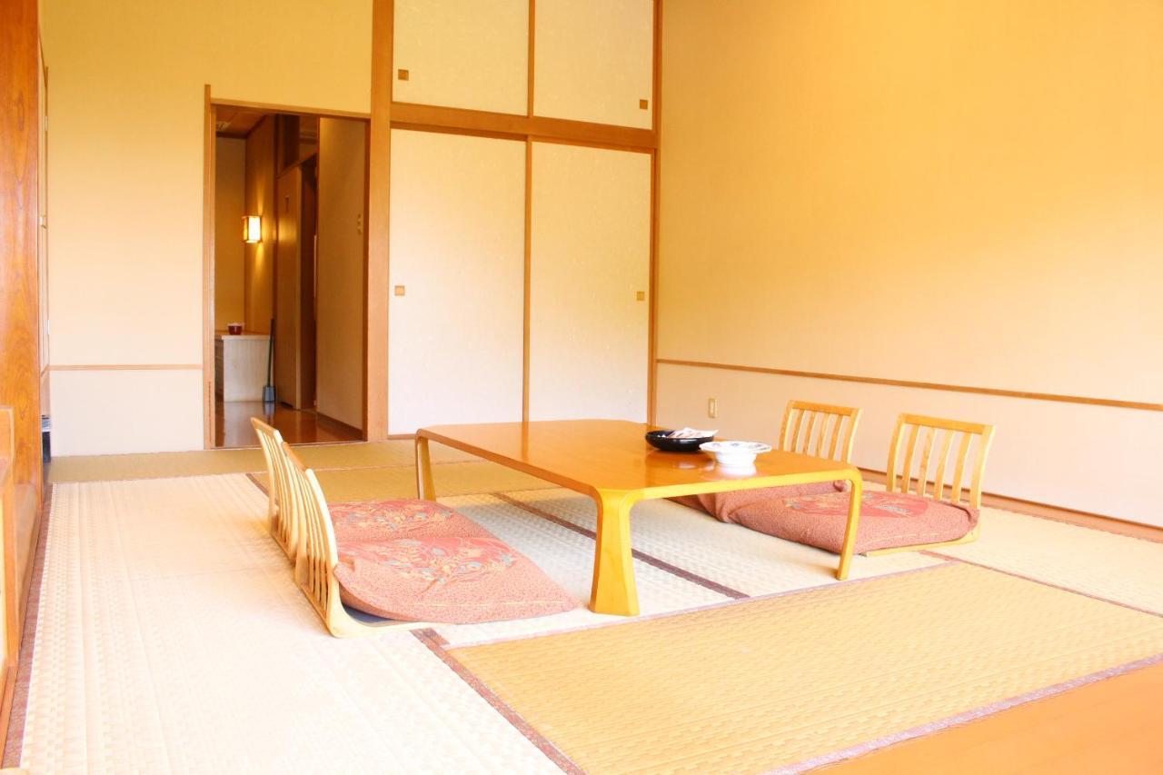 土湯温泉 やすらぎの宿 向瀧旅館 Fukushima  Buitenkant foto